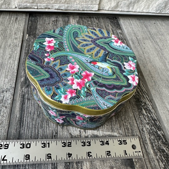 Vintage Hummingbird  Floral Cookies Biscuit Tin Box Collectible Metalware - Picture 9 of 9